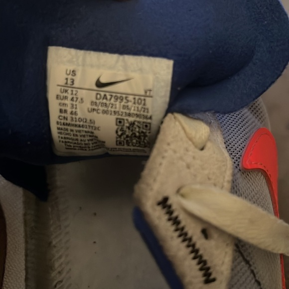 Men’s Nike tennis shoe - Picture 4 of 5